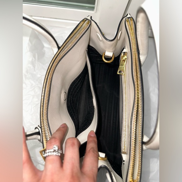 Prada Saffiano City Authentic Vintage - Picture 3 of 13
